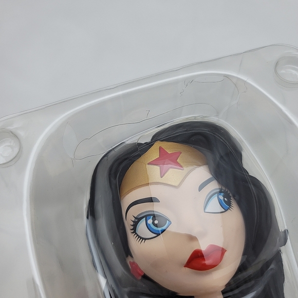 Vinyl Sugar DC Comics Vinyl Vixens Wonder Woman - Picture 9 of 11